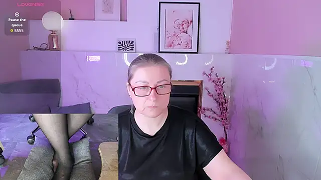 Alexandra Kind online show from 04/22/26, 08:54