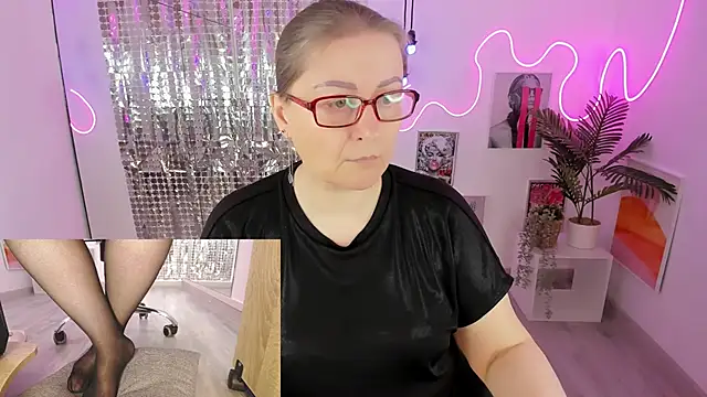 Alexandra Kind online show from 04/24/26, 01:35