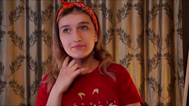 ThaliaNebel online show from 04/21/26, 08:12