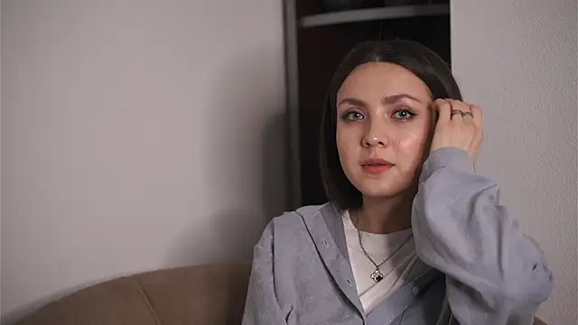 ElviraGounder online show from 04/18/26, 04:55