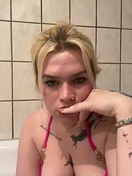 BlondeChaya online show from 04/23/26, 12:29