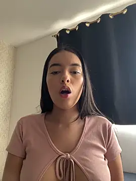 Annyrosse00 online show from 04/22/26, 07:15