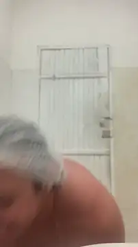 lolitaloira2 online show from 04/22/26, 01:12