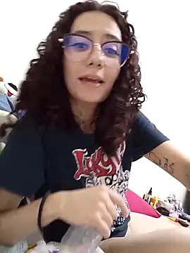 Aura Phone online show from 04/18/26, 03:43