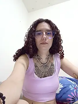 Aura Phone online show from 05/09/26, 03:34