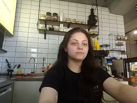 Snapshot of _Mikky_lil_ chatting on 05/15/26, 01:29 Mikky lil online show from 05/15/26, 01:29
