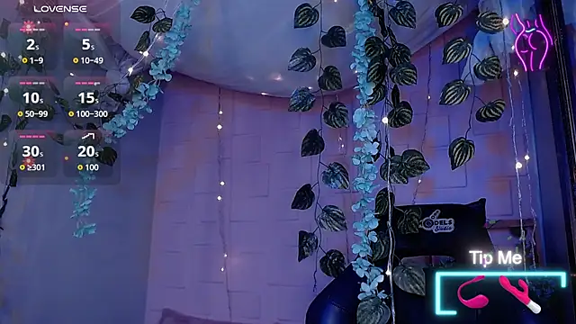 Chatiagp online show from 04/21/26, 01:42