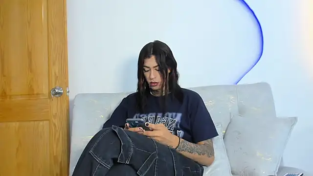 Aohomlester  online show from 04/23/26, 01:46