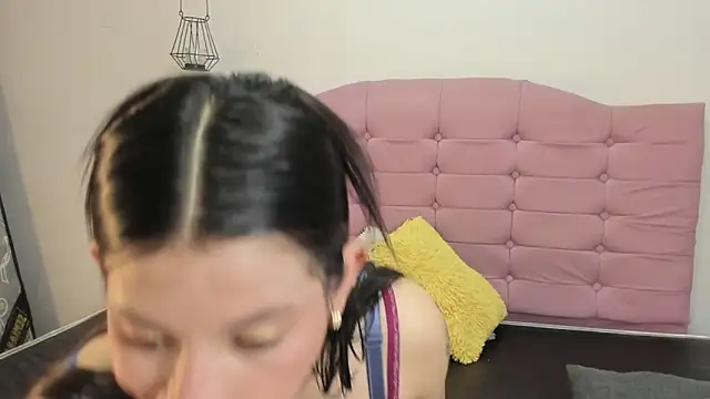 shadia ls online show from 04/24/26, 03:36