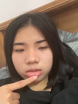 Snapshot of -Pipin- chatting on 05/18/26, 08:53 -Pipin- online show from 05/18/26, 08:53