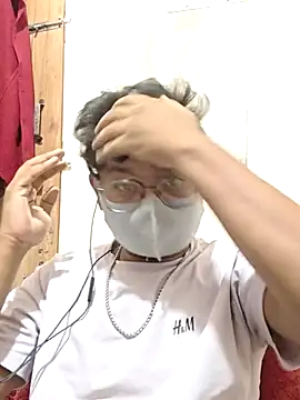 Snapshot of hot_boy995 chatting on 05/24/26, 04:45 hot boy995 online show from 05/24/26, 04:45