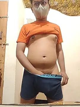 Snapshot of hot_boy995 chatting on 08/01/26, 03:55 hot boy995 online show from 08/01/26, 03:55