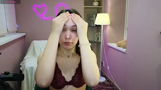 belladvllam online show from 04/17/26, 07:11