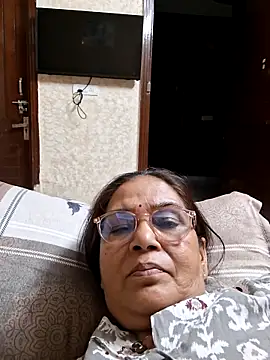 Shalini3456 online show from 04/20/26, 08:17