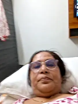 Shalini3456 online show from 05/17/26, 02:24