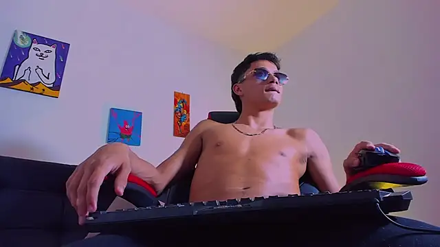 ryanlatiin online show from 04/24/26, 05:21