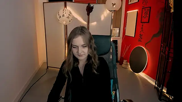 LissaTelor online show from 04/19/26, 09:30