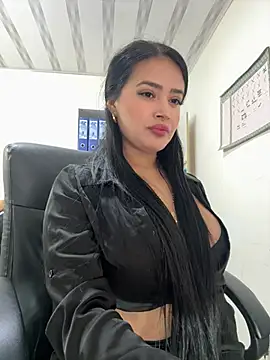 Snapshot of Sara_fun chatting on 02/14/25, 04:15 Sara fun online show from 02/14/25, 04:15