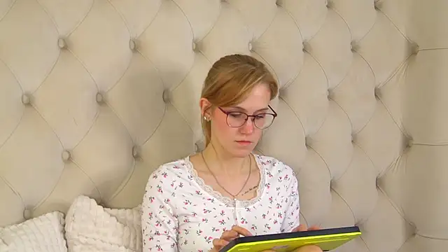 GraceHudsons online show from 04/23/26, 12:29