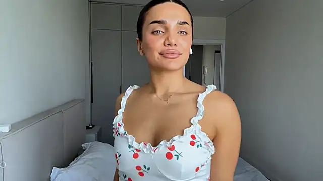 Snapshot of MelindaReny chatting on 05/15/26, 10:11 MelindaReny online show from 05/15/26, 10:11