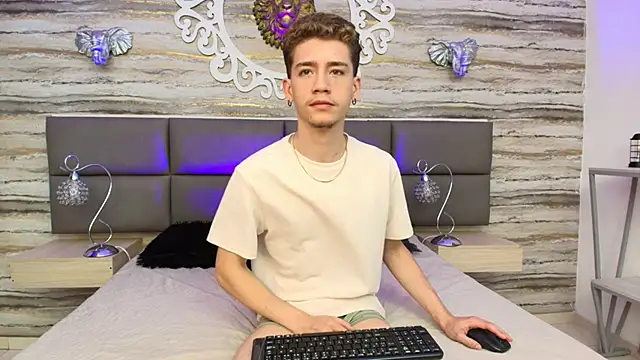 Maikol Newman online show from 04/22/26, 11:12