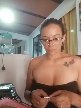 Snapshot of LunaArias chatting on 07/03/26, 03:29 LunaArias online show from 07/03/26, 03:29