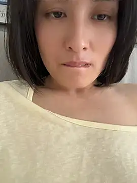 Snapshot of Faye-baby chatting on 06/11/26, 12:32 Faye-baby online show from 06/11/26, 12:32