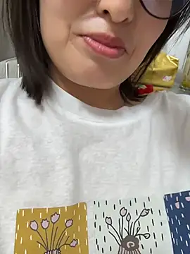 Snapshot of Faye-baby chatting on 06/15/26, 02:52 Faye-baby online show from 06/15/26, 02:52