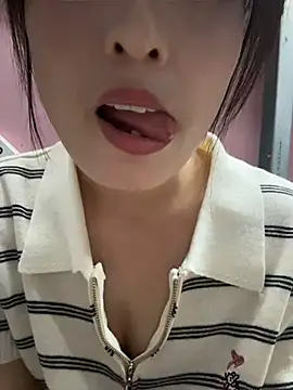 Snapshot of Faye-baby chatting on 06/20/26, 05:32 Faye-baby online show from 06/20/26, 05:32