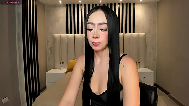 PaulineSanz online show from 06/16/26, 07:05