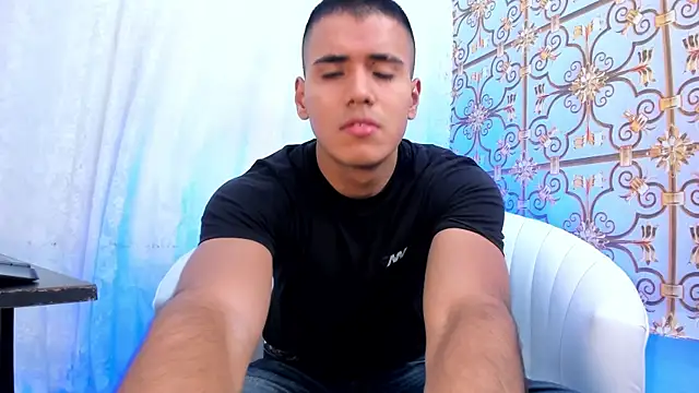 noahking18 online show from 04/18/26, 11:47