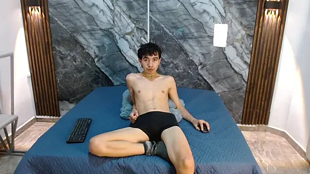 NoahWalker   online show from 04/22/26, 11:12