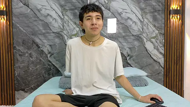Snapshot of NoahWalker__ chatting on 07/08/26, 11:15 NoahWalker online show from 07/08/26, 11:15