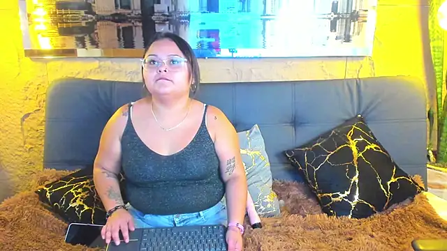 Luna  Cortez online show from 04/19/26, 02:38