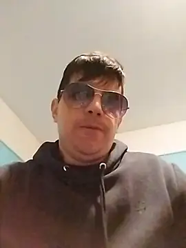 Robbie 1987 online show from 04/30/26, 10:25