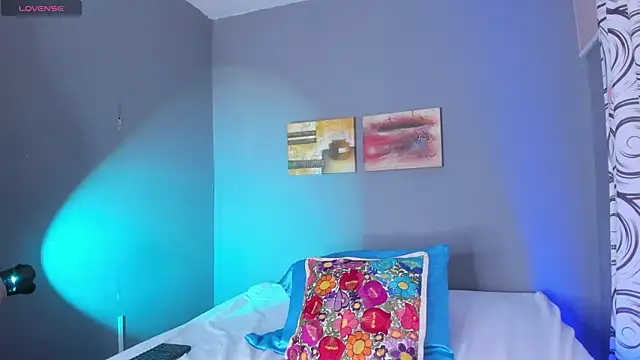 BunnyThompson online show from 04/20/26, 05:05