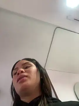 AuroraMoore Pink online show from 04/23/26, 11:20