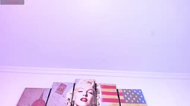 Aurora monroee online show from 04/22/26, 01:23