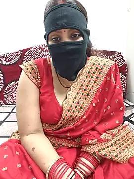 Hot-Beautiful Cpl online show from 04/22/26, 04:52