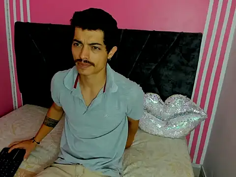 taylor Stele online show from 04/18/26, 01:15