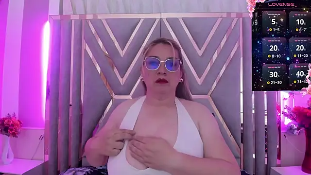 agata ruizz online show from 04/25/26, 04:15