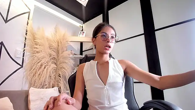 DemiPrince  online show from 04/19/26, 04:23