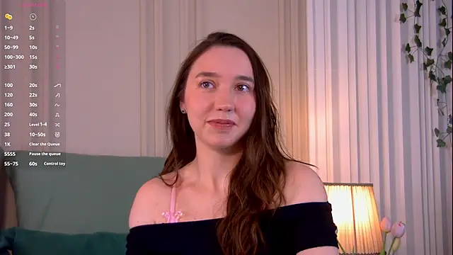 Suzaneey online show from 04/23/26, 07:27