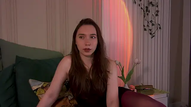 Suzaneey online show from 06/08/26, 06:52