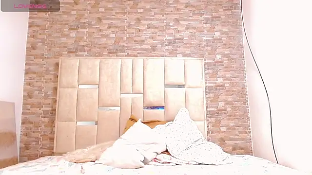 paola blond01 online show from 04/19/26, 12:33