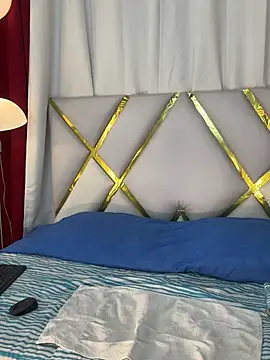 Lila-pinkky online show from 04/23/26, 11:53