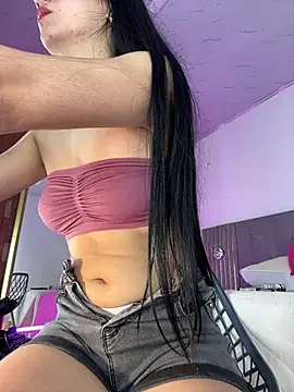 Lila-pinkky online show from 07/04/26, 11:49