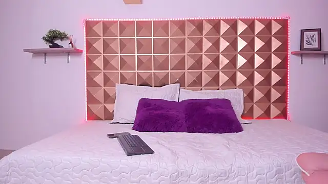 Naughty Kat  online show from 04/19/26, 03:39