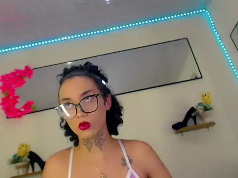 Darianna A online show from 04/21/26, 01:42