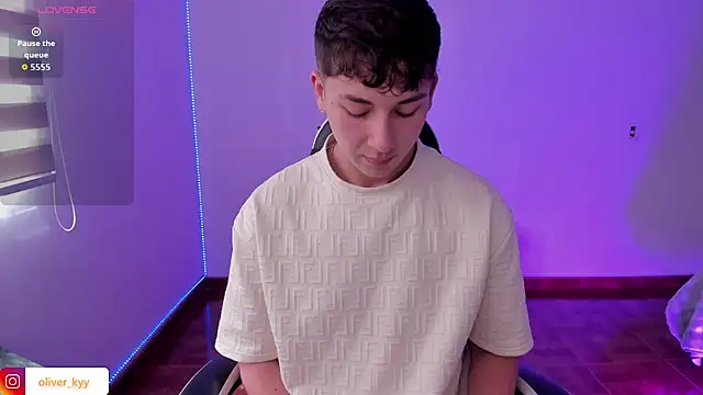 OLIVER K online show from 04/22/26, 07:37